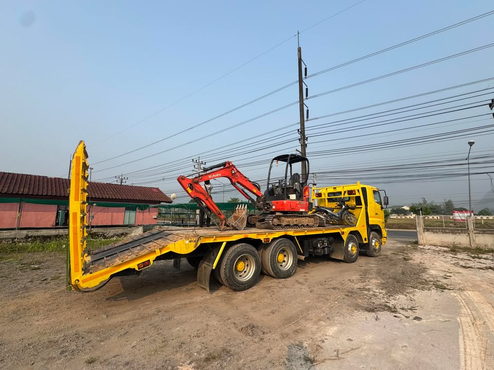 แม็คโครขุดดิน